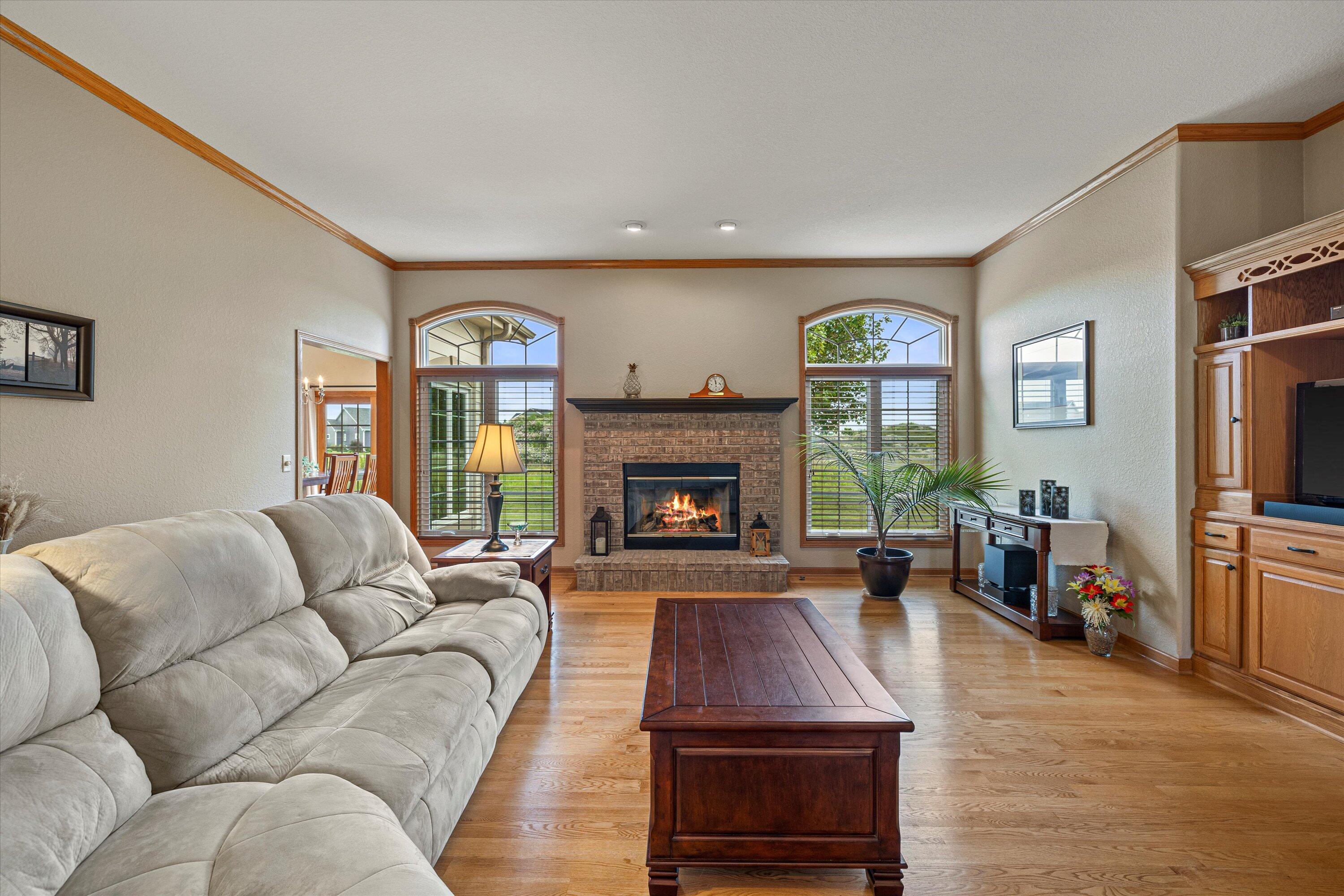 1855 River Lakes Road South Oconomowoc, WI 53066 - Photo 2 of 40 Great Room