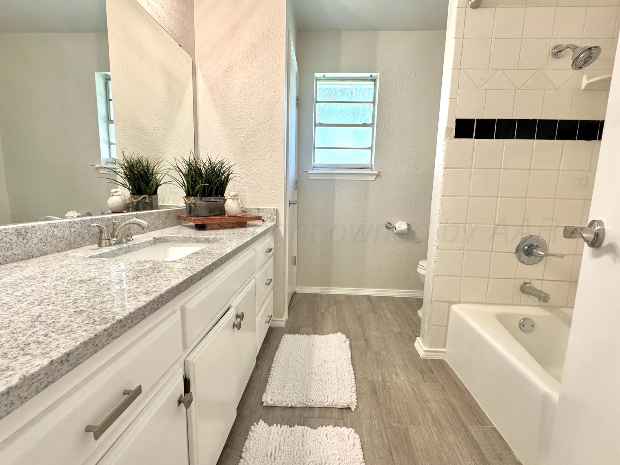 6800 Rochelle Lane Amarillo, TX 79109 - Photo 22 of 30 Hall Bath 1