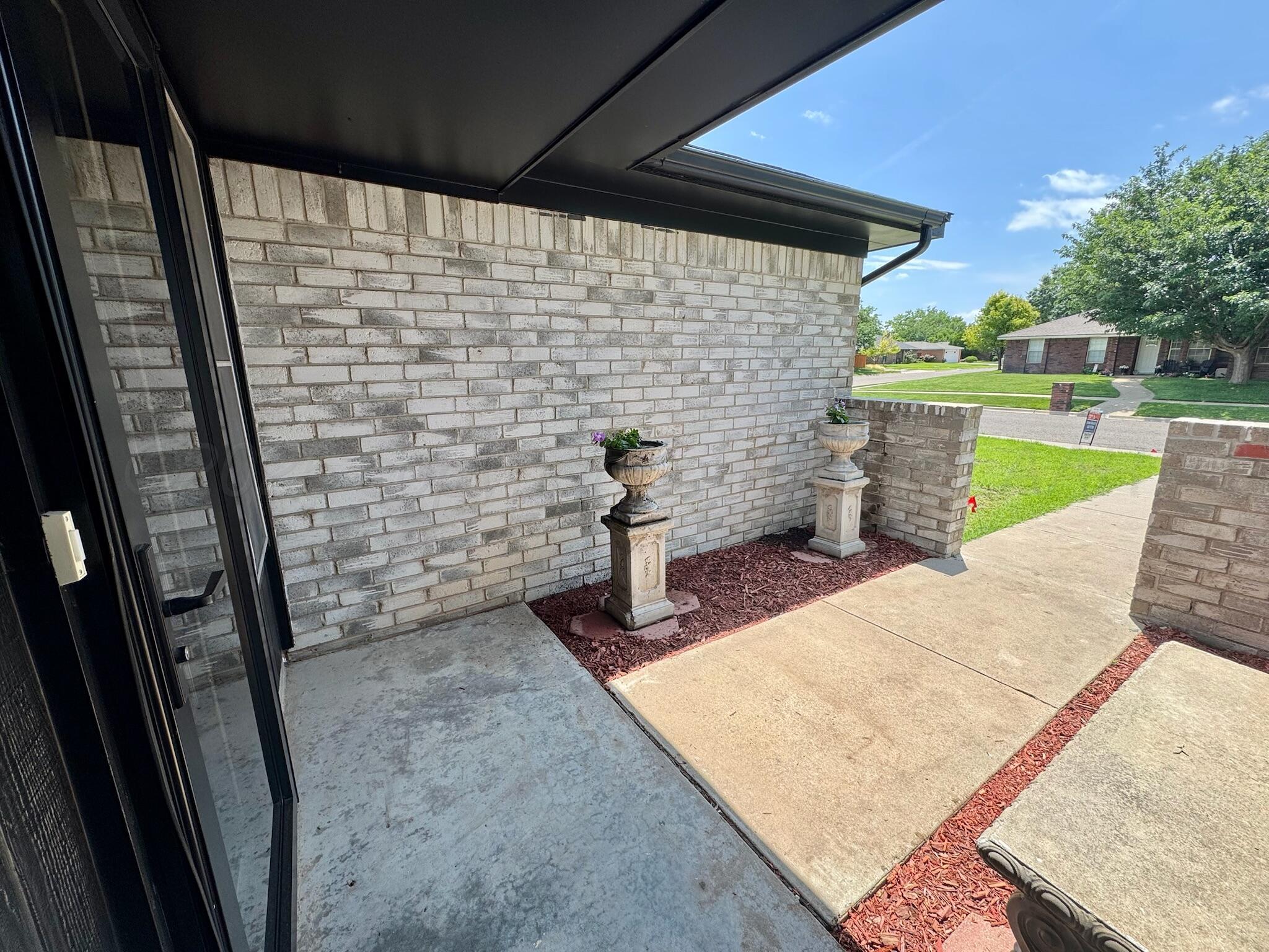 6800 Rochelle Lane Amarillo, TX 79109 - Photo 28 of 30 Front Porch
