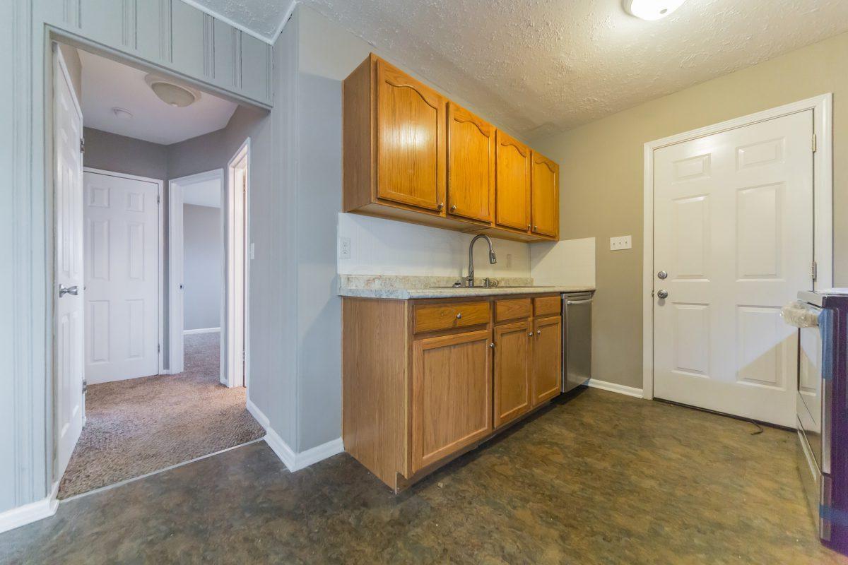 1131 Country Club Road Columbus, OH 43227 - Photo 13 of 27 Gallery Image 13