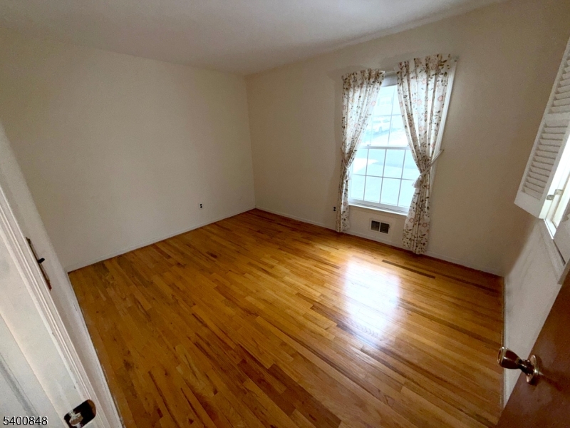 19 Chestnut Hill Road Randolph, NJ 07869 - Photo 11 of 26