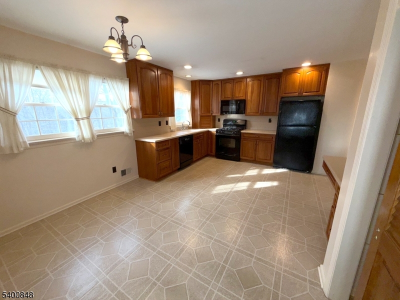 19 Chestnut Hill Road Randolph, NJ 07869 - Photo 2 of 26