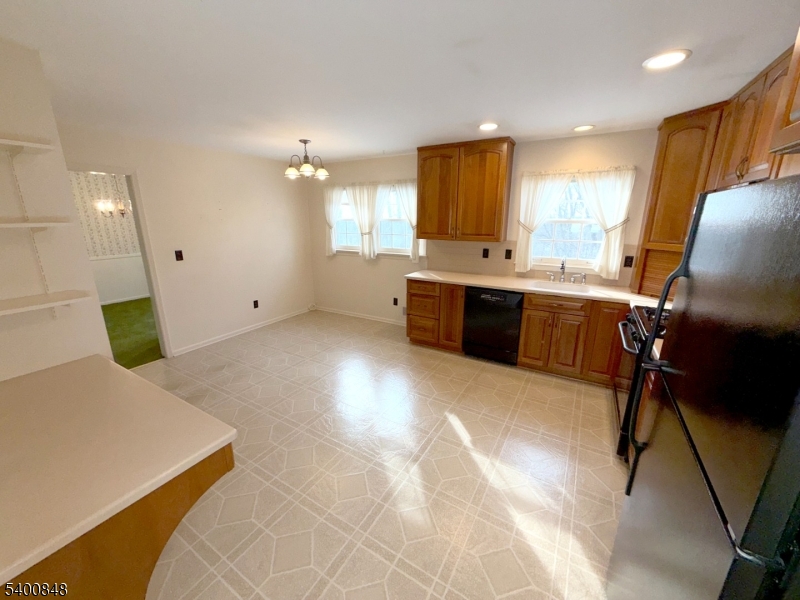 19 Chestnut Hill Road Randolph, NJ 07869 - Photo 3 of 26