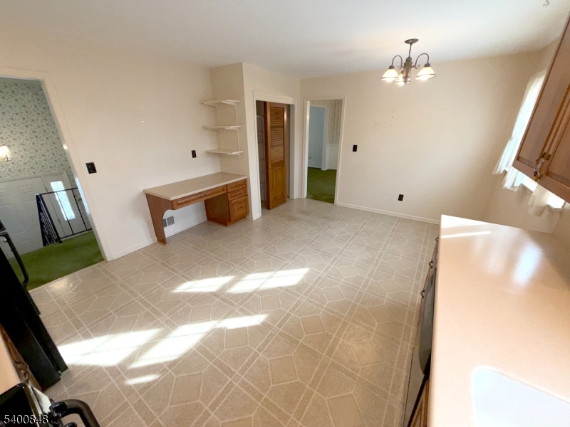 19 Chestnut Hill Road Randolph, NJ 07869 - Photo 4 of 26