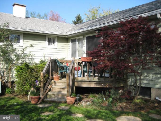 6211 Golden Ring Road Rosedale, MD 21237 - Photo 20 of 22 Deck