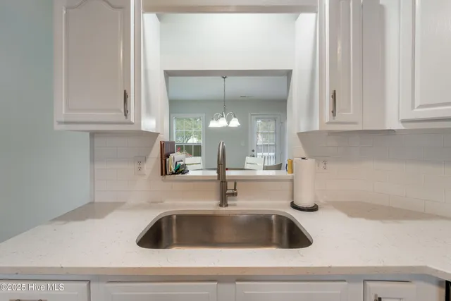 $296,500 | 206 North Stephanie Court, Jacksonville, NC 28540