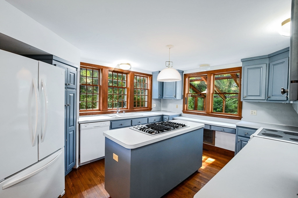 72 Loop Road Falmouth, MA 02540 - Photo 10 of 40 Gallery Image 10