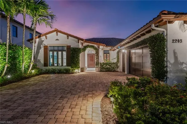 $3,995,000 | 2243 Residence Circle, Naples, FL 34105