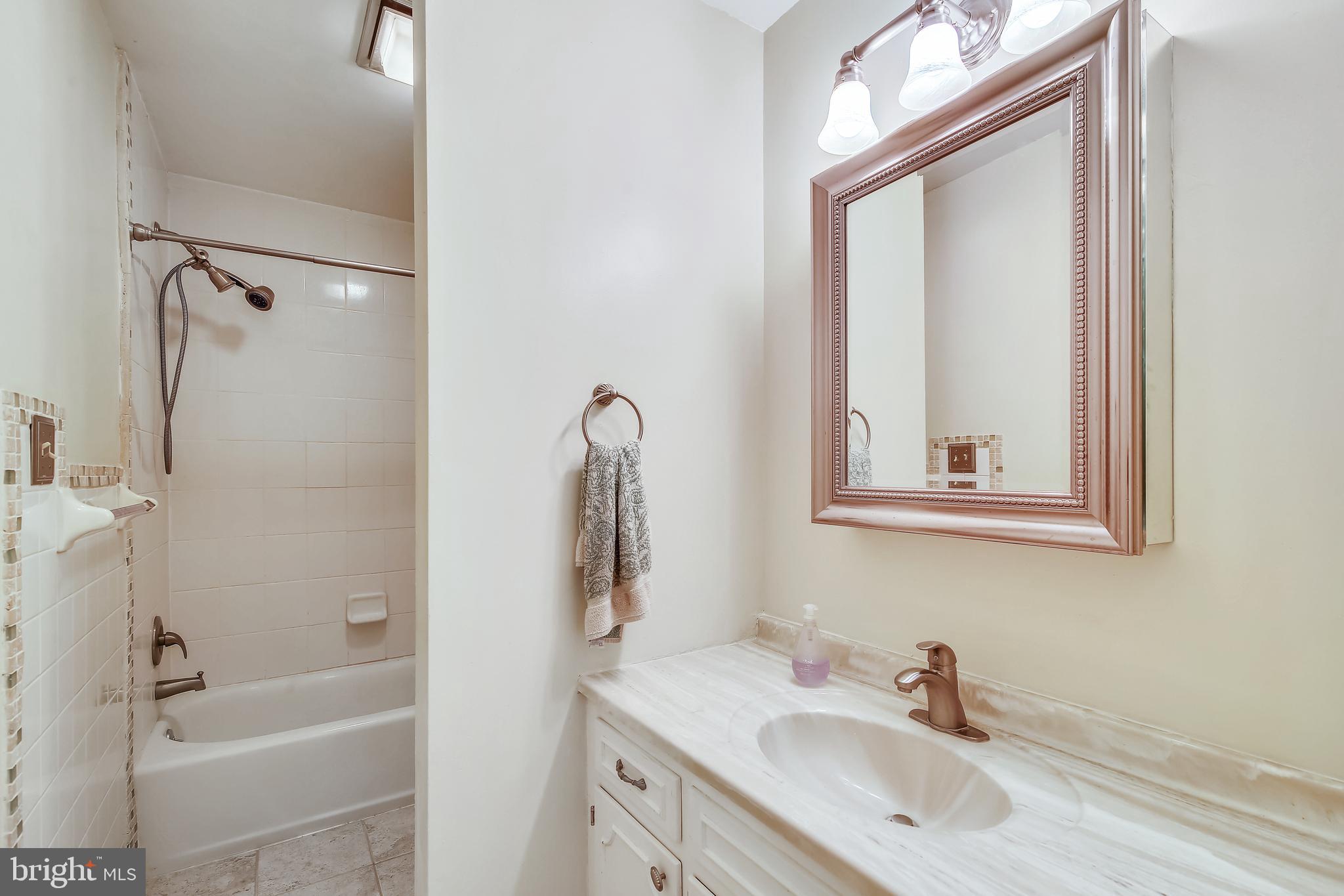 13030 Prices Distillery Road Clarksburg, MD 20871 - Photo 26 of 90 Main level hall bathroom