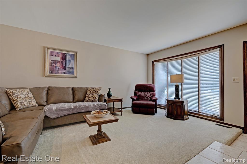 38756 Cheldon Street Clinton Township, MI 48038 - Photo 8 of 49