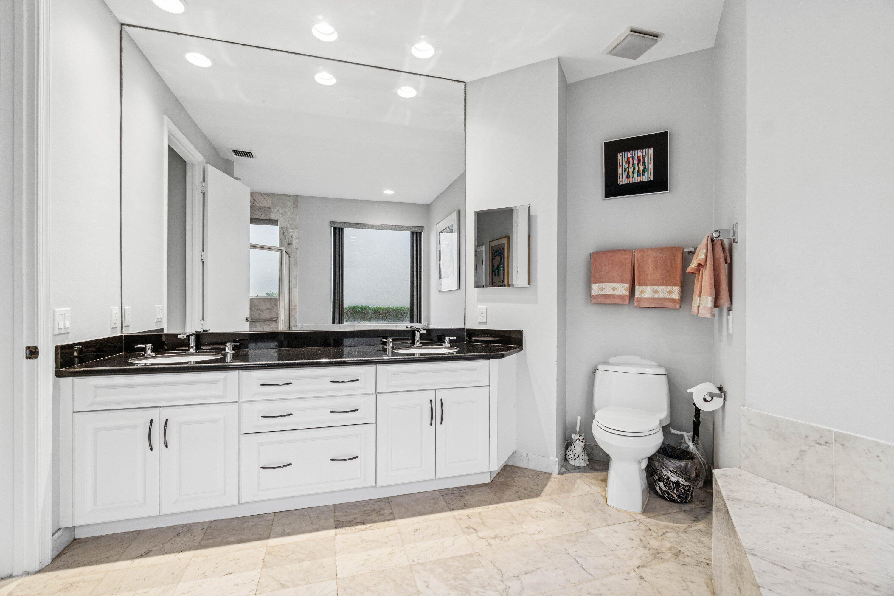 6237 San Michel Way Delray Beach, FL 33484 - Photo 18 of 50 Primary Bathroom