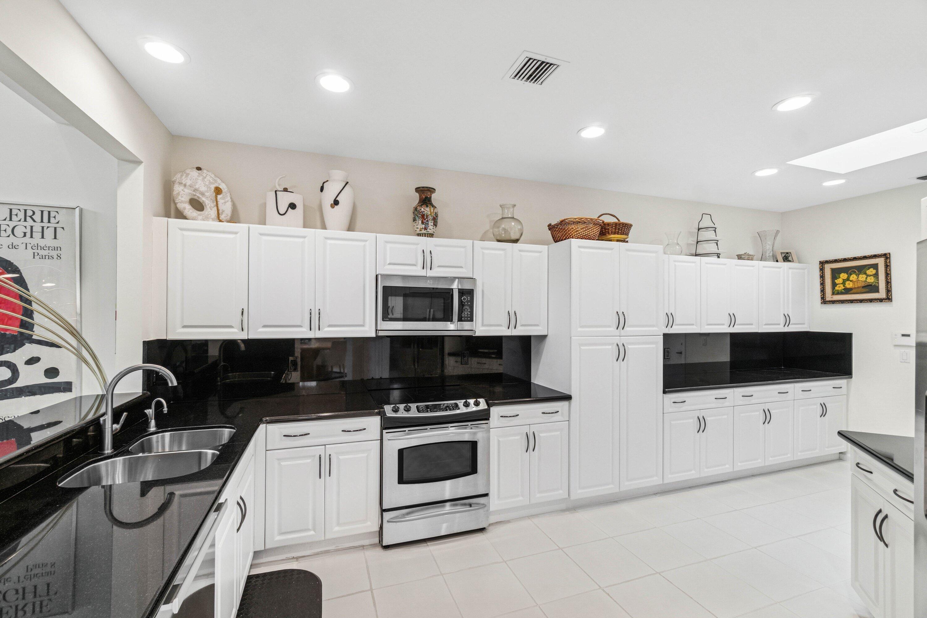 6237 San Michel Way Delray Beach, FL 33484 - Photo 2 of 50 Kitchen