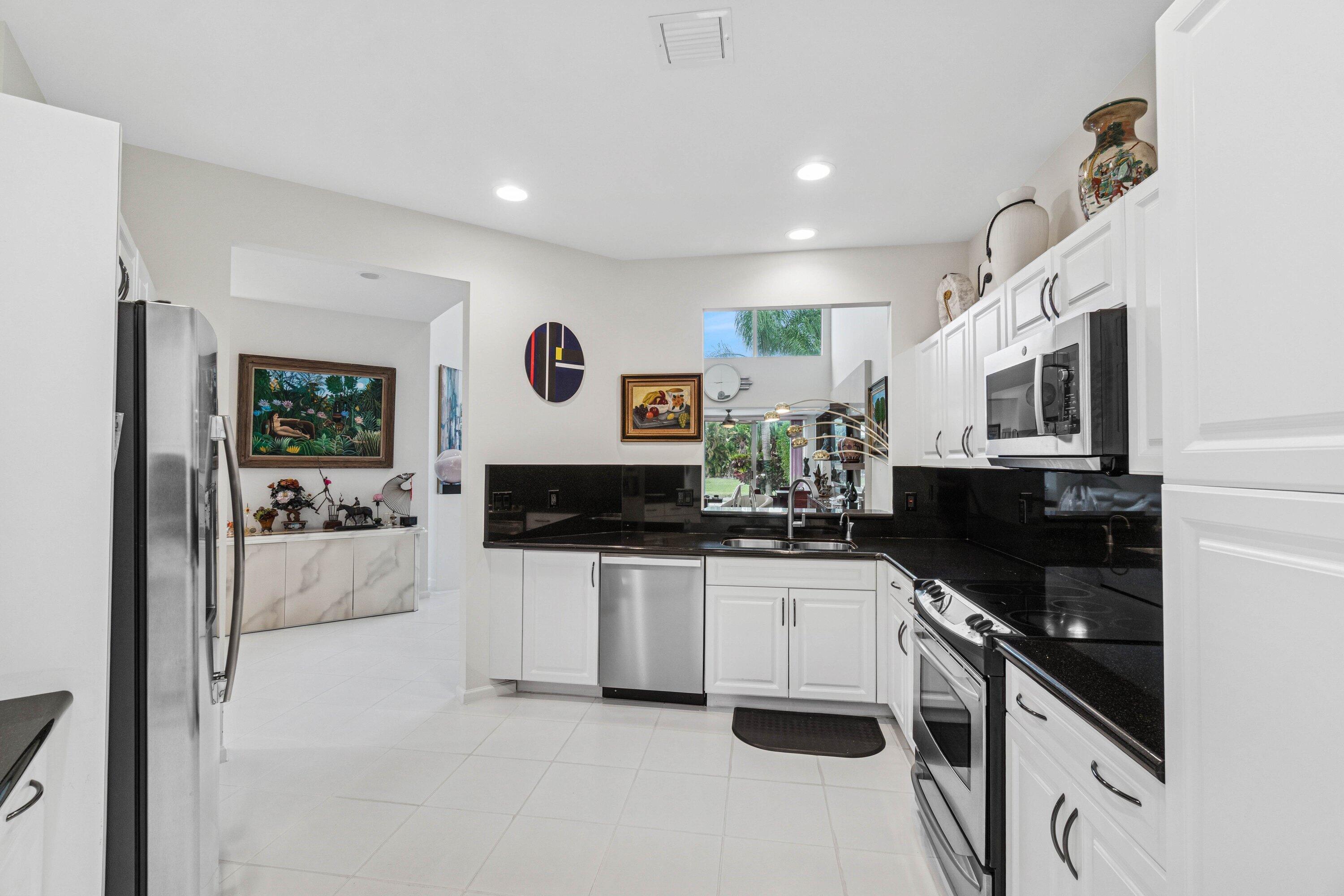 6237 San Michel Way Delray Beach, FL 33484 - Photo 4 of 50 Kitchen