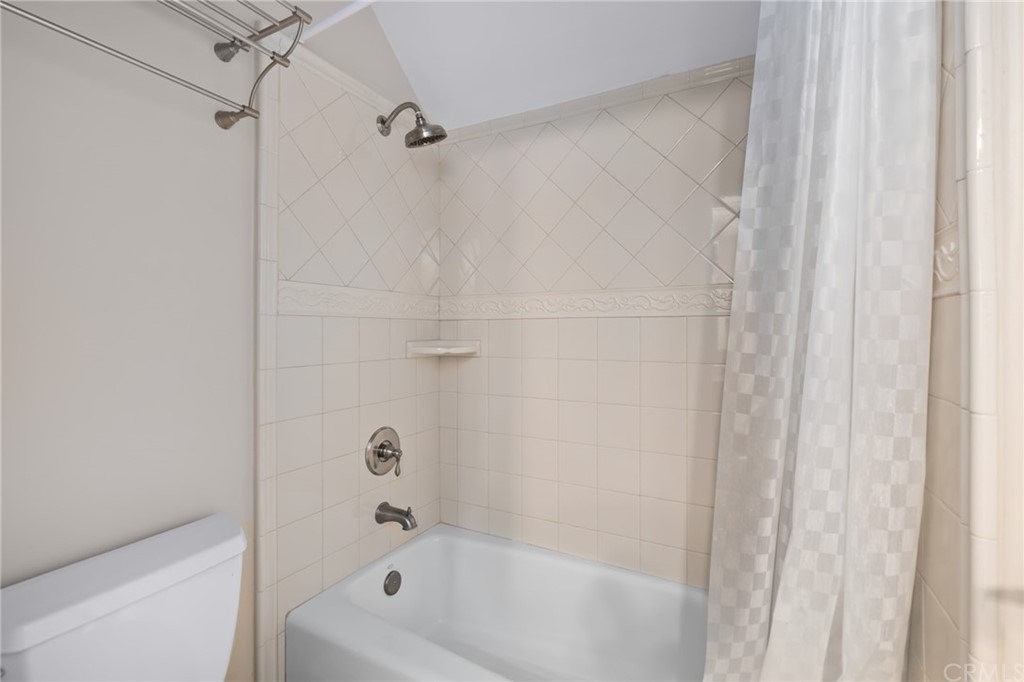 825 Cambridge Court Pasadena, CA 91107 - Photo 38 of 58