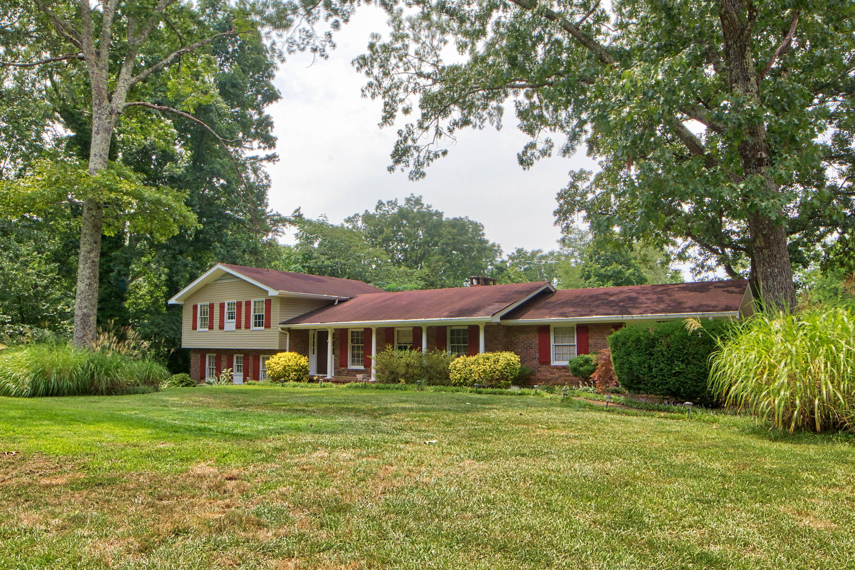 3411 Banks Road Chattanooga, TN 37421 - Photo 1 of 47 front_