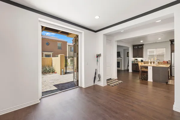 $525,000 | 565 Via De La Paz, Palm Desert, CA 92211