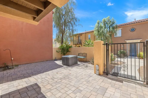 $525,000 | 565 Via De La Paz, Palm Desert, CA 92211