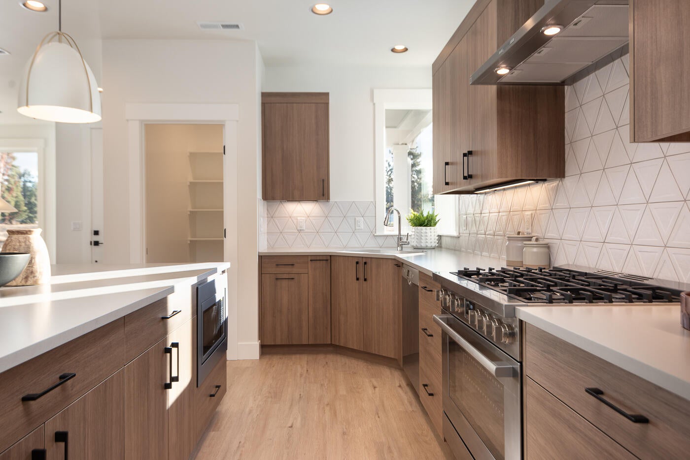 20510 Murphy Road, Unit LOT 43 Bend, OR 97702 - Photo 11 of 34 Kitchen