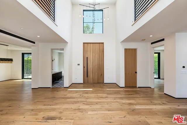 $3,875,000 | 6115 West 6th Street, Los Angeles, CA 90048