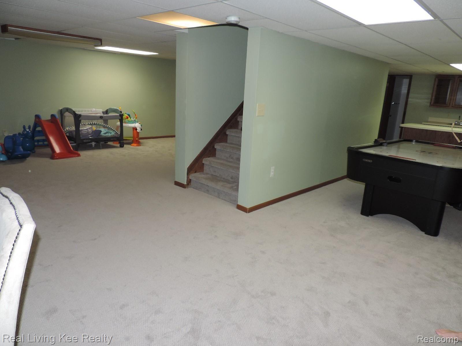 1885 Snowden Court Rochester, MI 48306 - Photo 34 of 47 DSCN3962.JPG