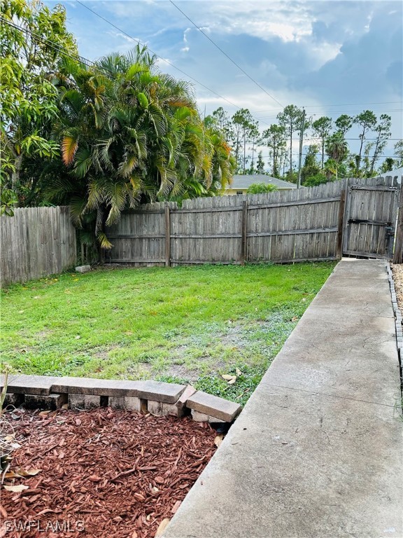 9016 Shaddock Road West Fort Myers, FL 33967 - Photo 5 of 31 Gallery Image 5