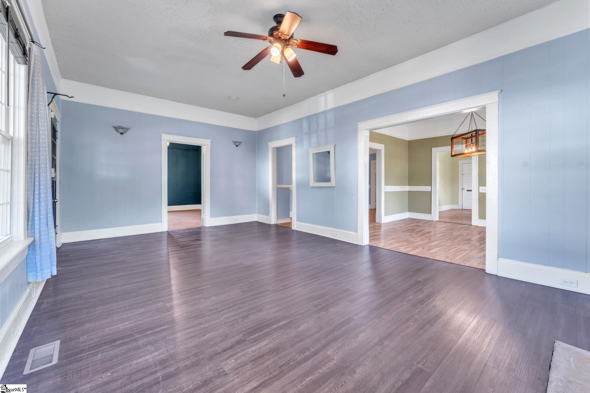 400 King Street Easley, SC 29640 - Photo 8 of 32