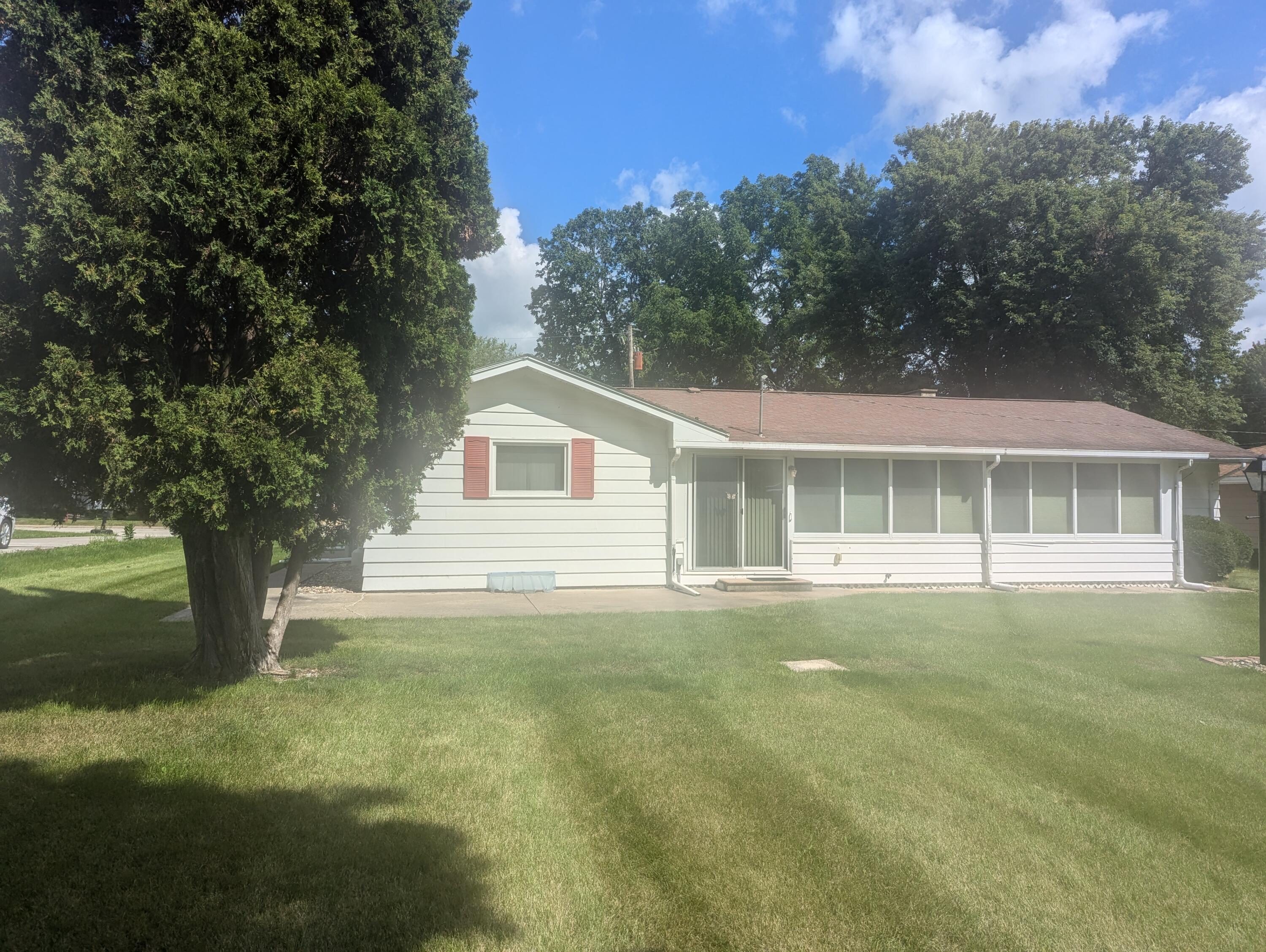 515 North Street Sparta, WI 54656 - Photo 5 of 54 PXL_20250828_163112843