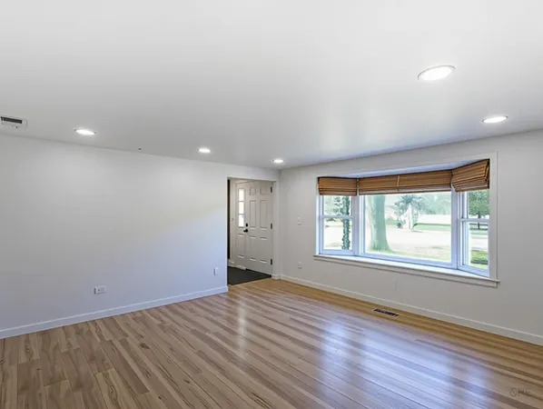 $3,700 | 20901 Catalpa Street, Deerfield, IL 60015