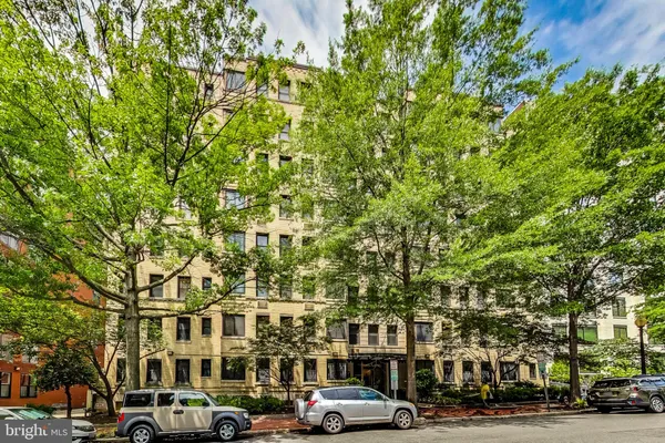 $2,600 | 1010 25th Street Northwest, Unit 101, Washington, DC 20037