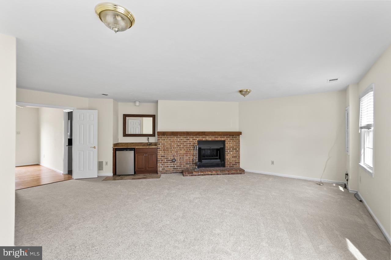 7937 Edinburgh Drive Springfield, VA 22153 - Photo 9 of 35