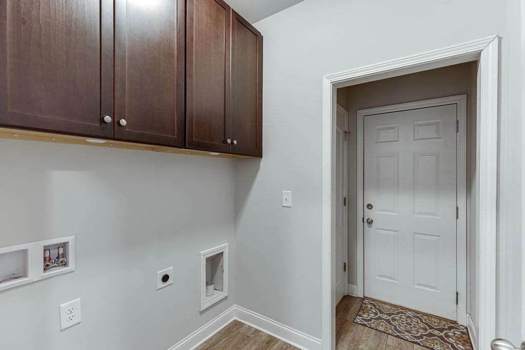 567 Lillian Way Jefferson, GA 30549 - Photo 24 of 80 a view of walk in closet