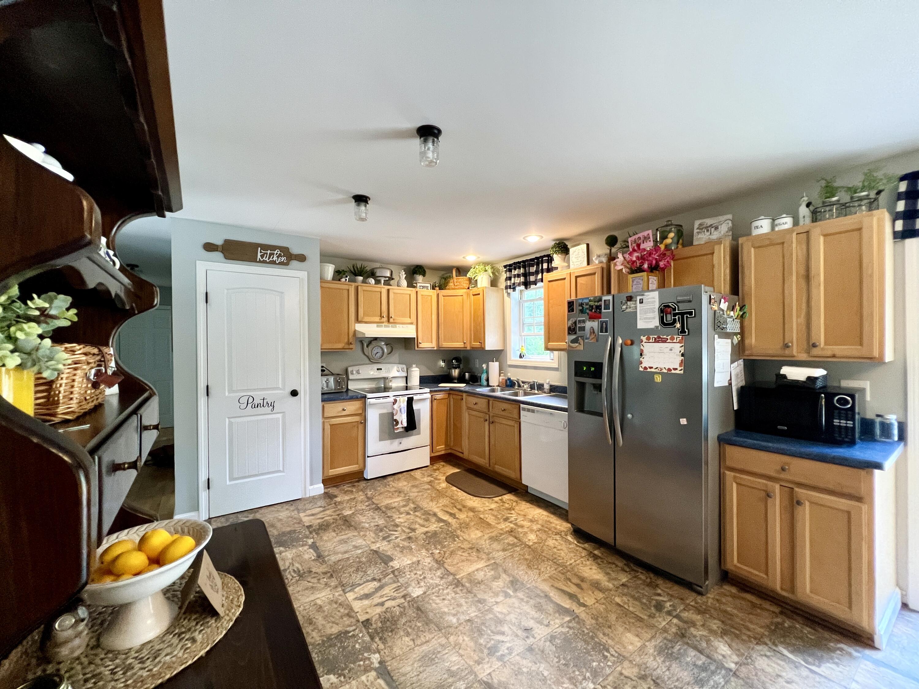 16 10 Road Bradley, ME 04411 - Photo 14 of 58 Pantry