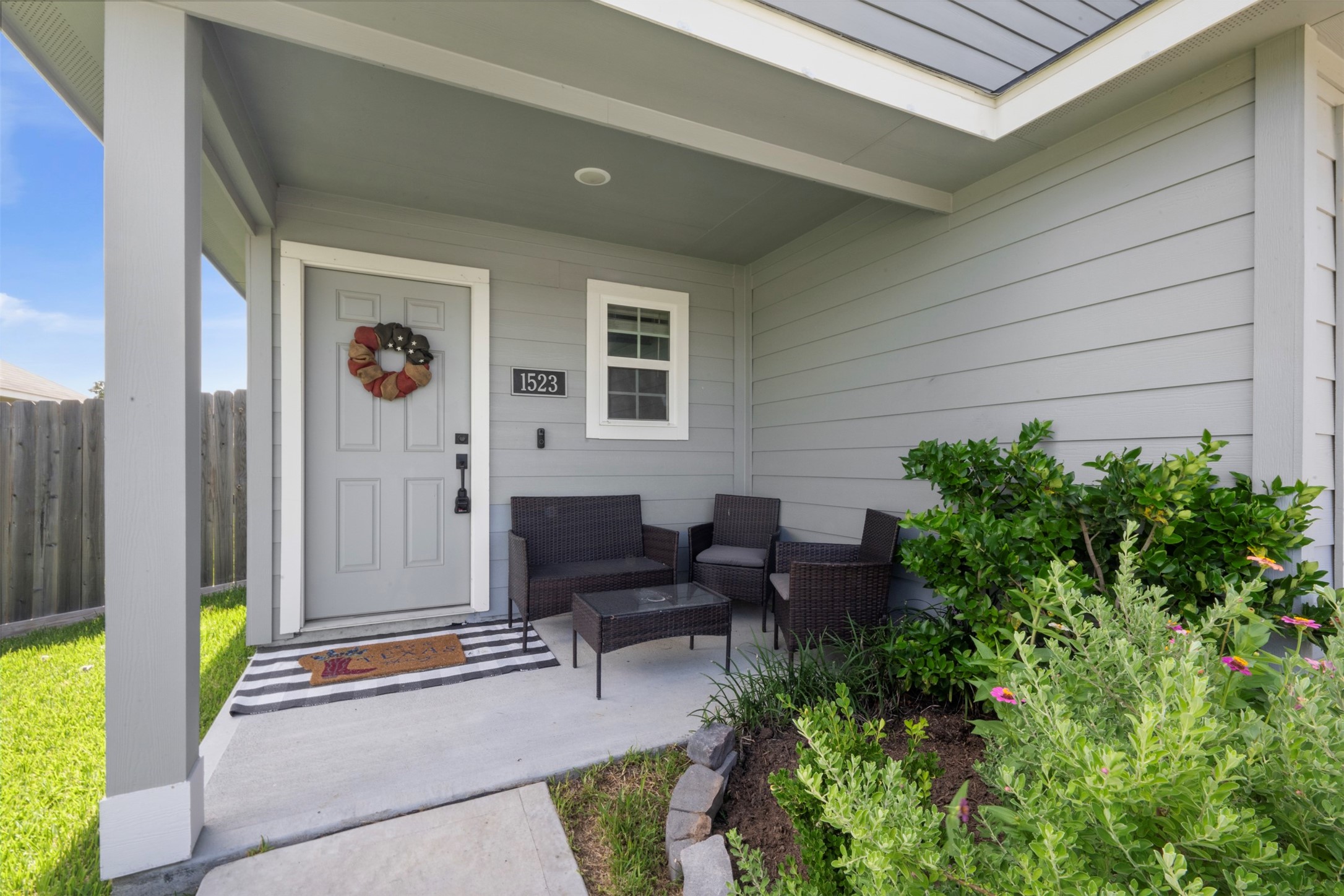 1523 22nd Street Hempstead, TX 77445 - Photo 2 of 26 Welcoming covered front porch with space to relax and enjoy the neighborhood.