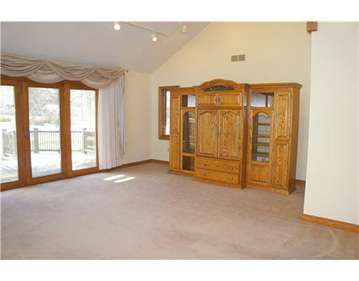 2821 Edison Road South Bend, IN 46615 - Photo 2 of 24 Gallery Image 2