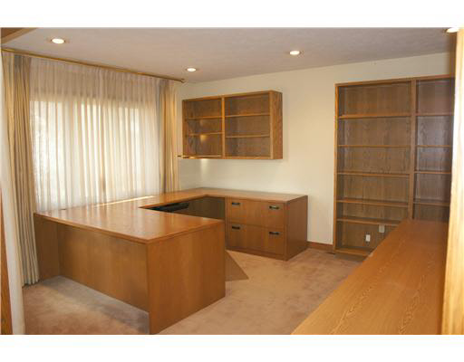 2821 Edison Road South Bend, IN 46615 - Photo 5 of 24 Gallery Image 5