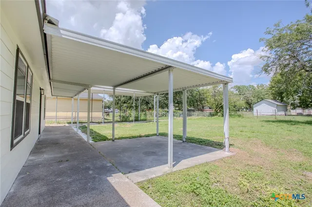 a view of outdoor space