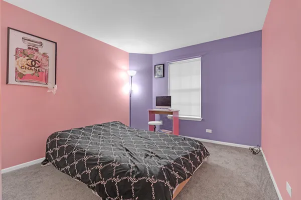 $2,000 | 691 West Streamwood Boulevard, Unit A, Streamwood, IL 60107