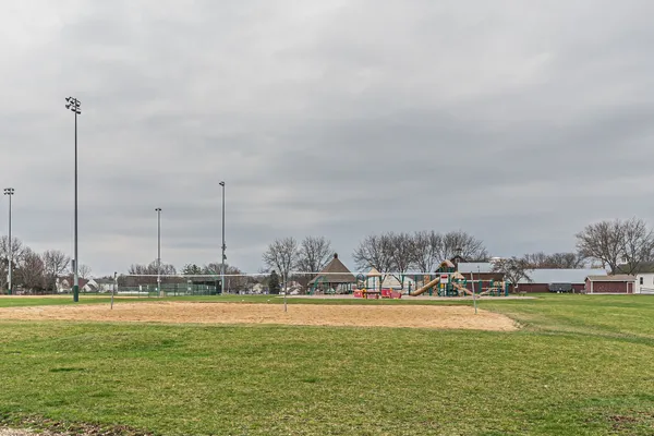 $2,000 | 691 West Streamwood Boulevard, Unit A, Streamwood, IL 60107