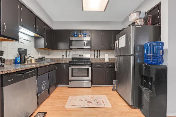 $2,000 | 691 West Streamwood Boulevard, Unit A, Streamwood, IL 60107