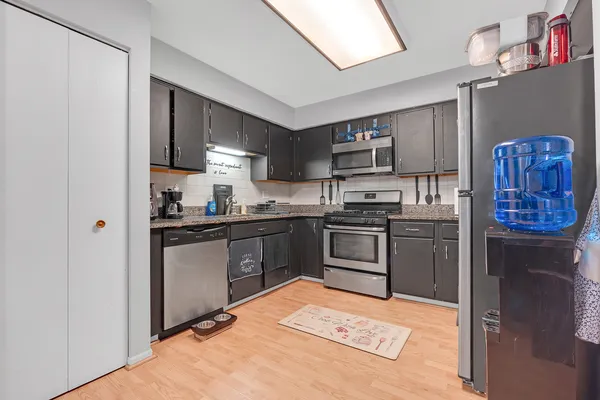 $2,000 | 691 West Streamwood Boulevard, Unit A, Streamwood, IL 60107