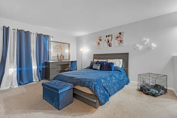 $2,000 | 691 West Streamwood Boulevard, Unit A, Streamwood, IL 60107