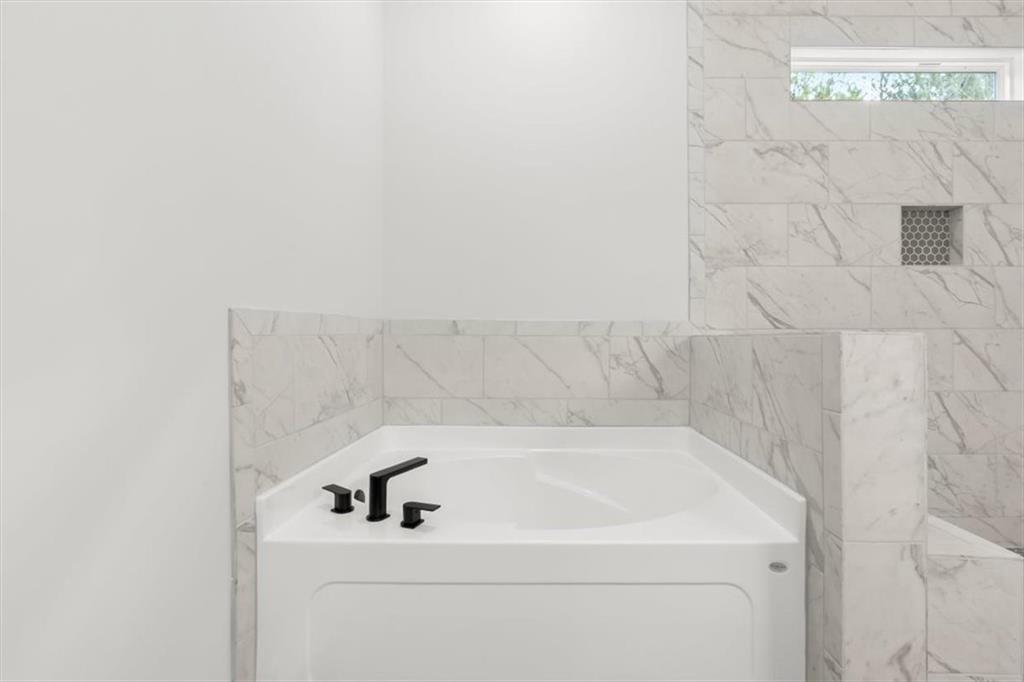 30 Rushden Way Southeast Rome, GA 30161 - Photo 27 of 58 a bathroom with a sink