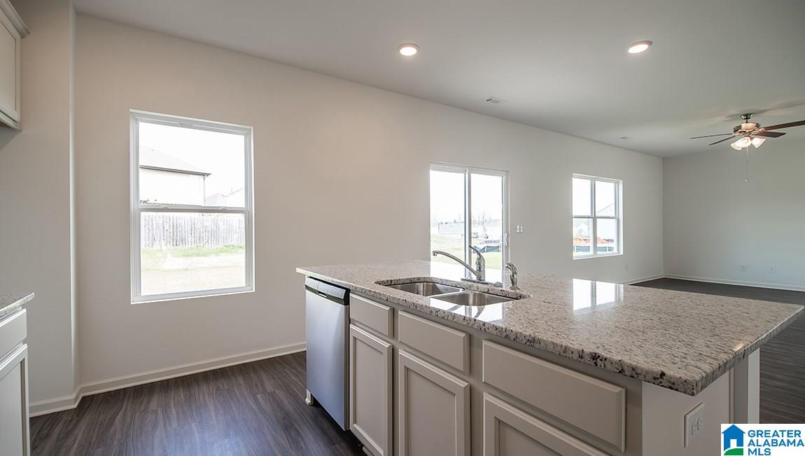 852 Valley Circle Leeds, AL 35094 - Photo 10 of 24