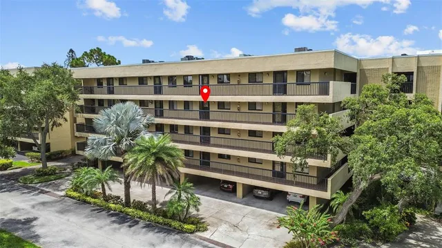 $264,900 | 1933 Golf View Drive, Unit 1933, Tarpon Springs, FL 34689
