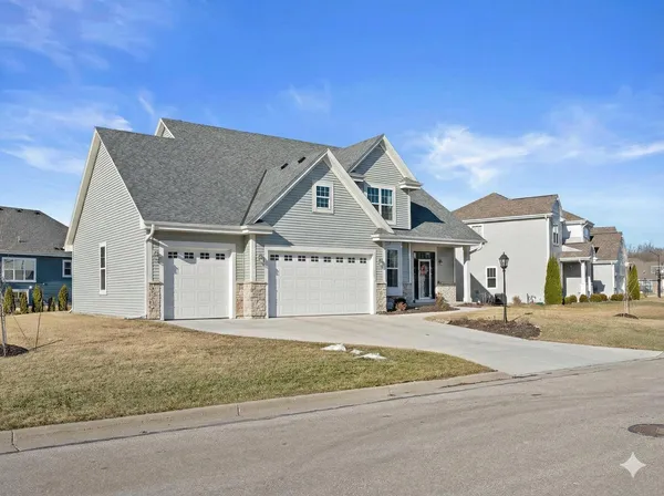$699,900 | W153-n4899 Orchid Circle, Menomonee Falls, WI 53051