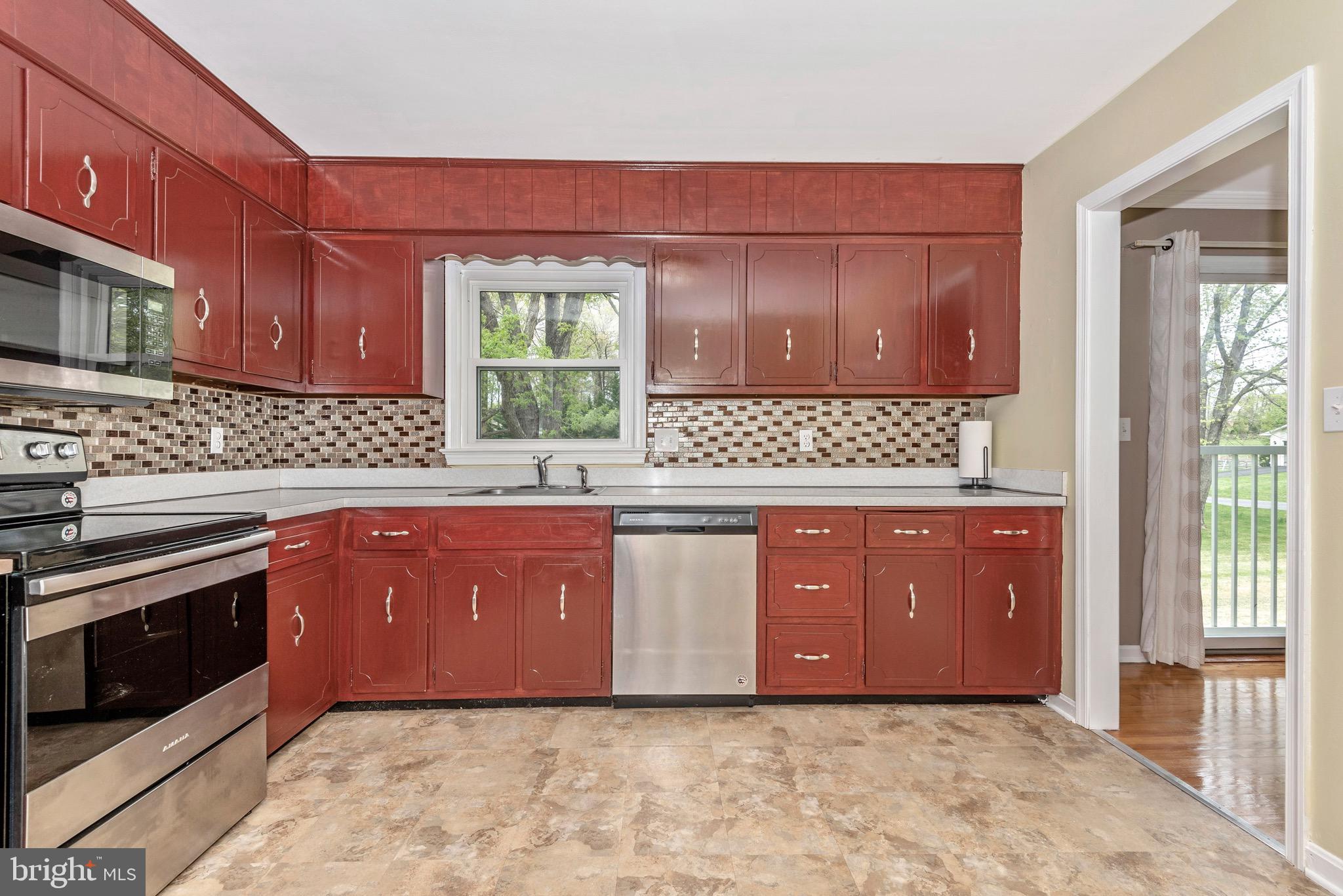 8232 Hilton Road Gaithersburg, MD 20882 - Photo 11 of 43 Gallery Image 11
