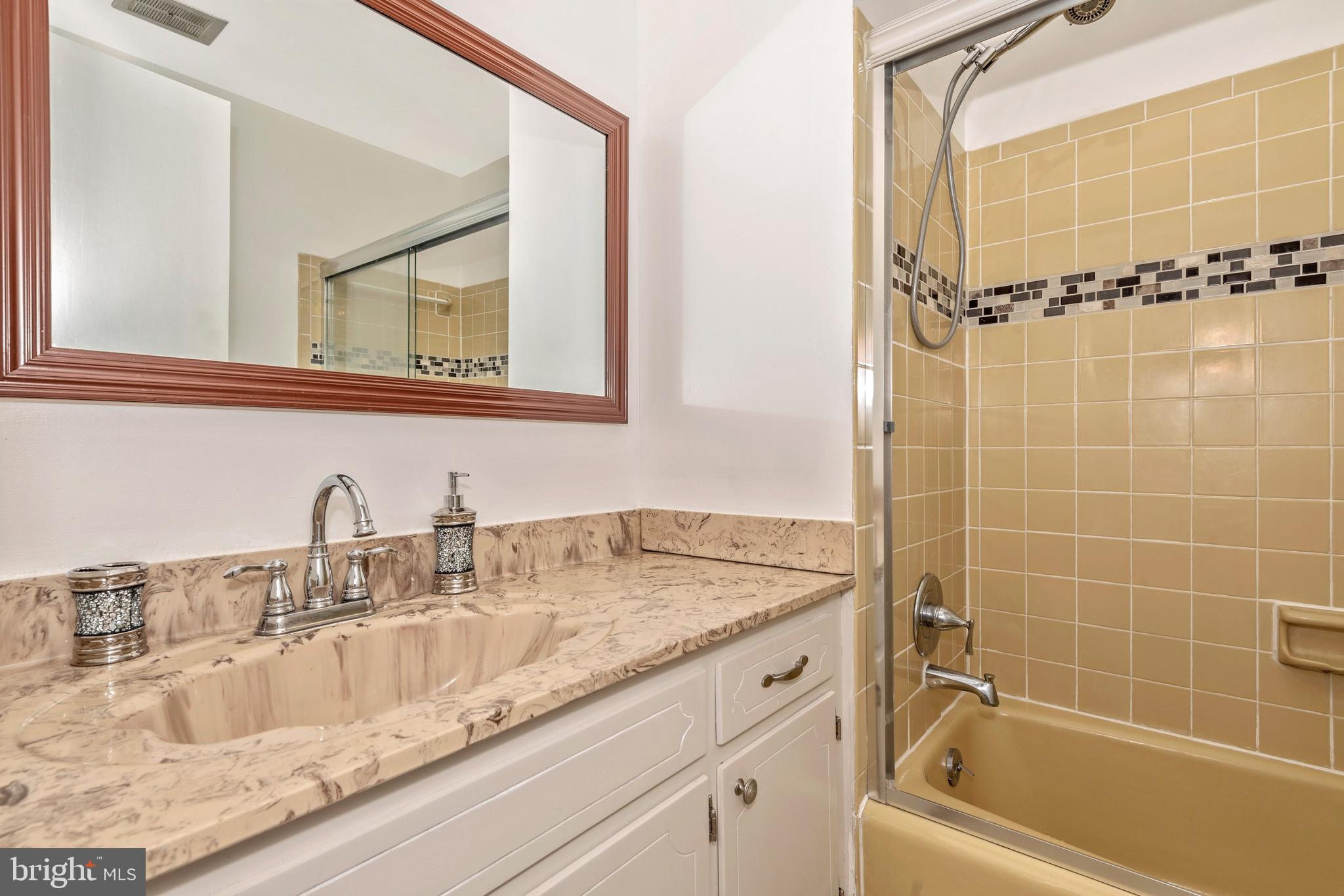 8232 Hilton Road Gaithersburg, MD 20882 - Photo 18 of 43 Gallery Image 18