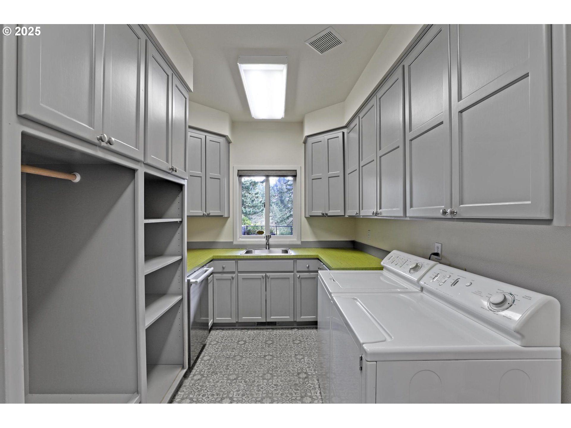 2642 Southwest Bucharest Court Portland, OR 97225 - Photo 37 of 47