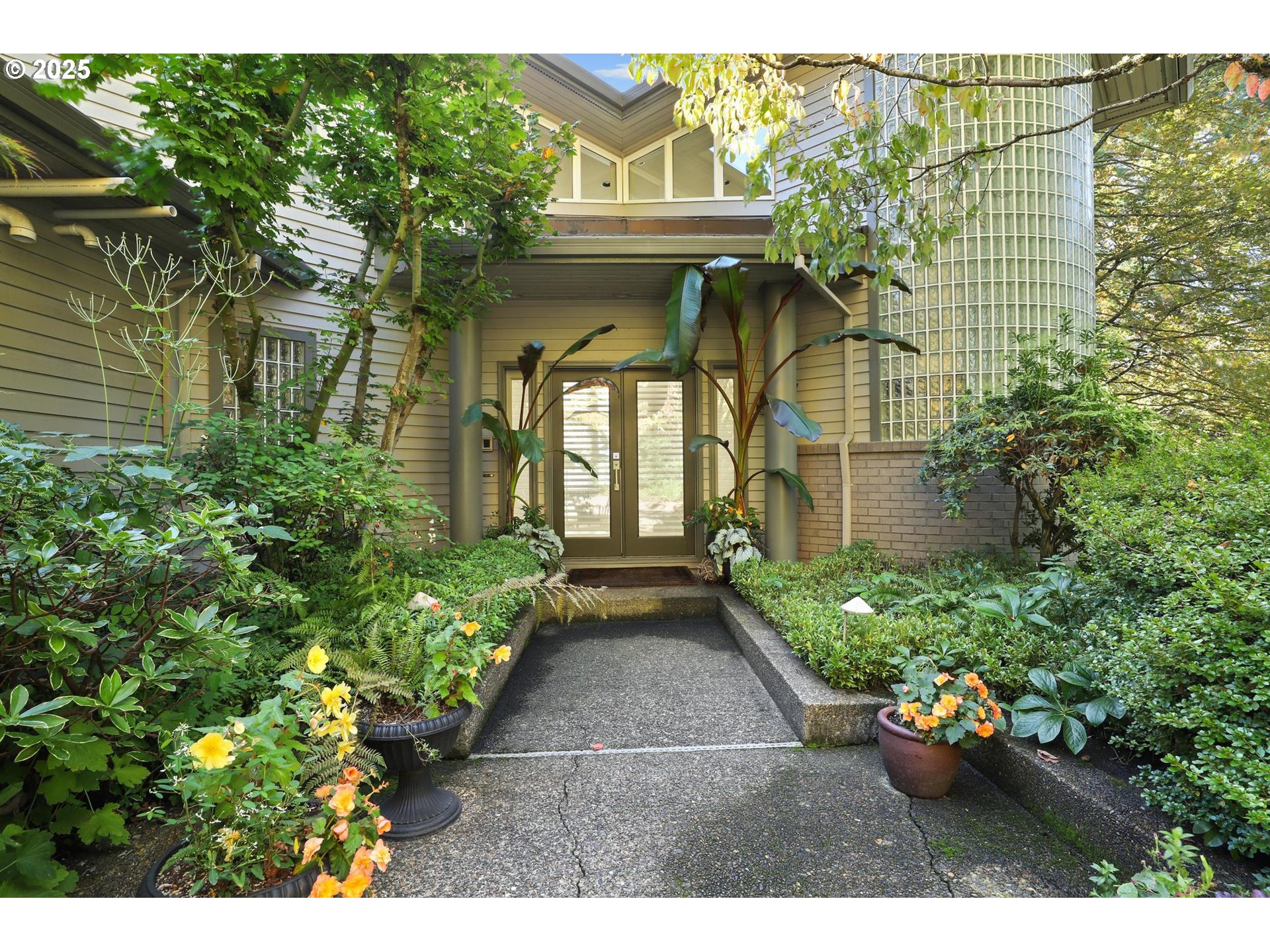 2642 Southwest Bucharest Court Portland, OR 97225 - Photo 4 of 47