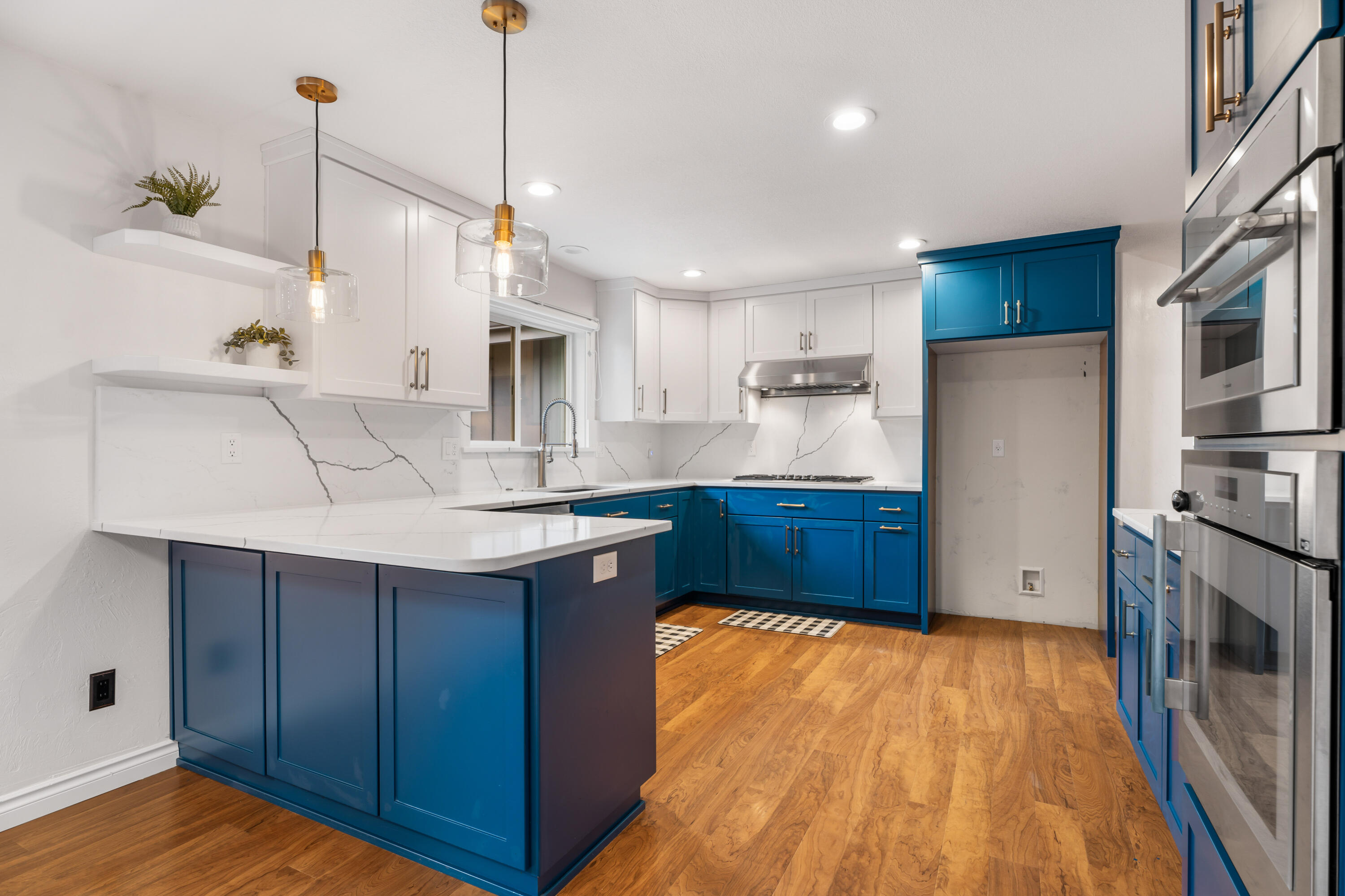 61930 Pettigrew Road Bend, OR 97702 - Photo 10 of 48 41-Kitchen